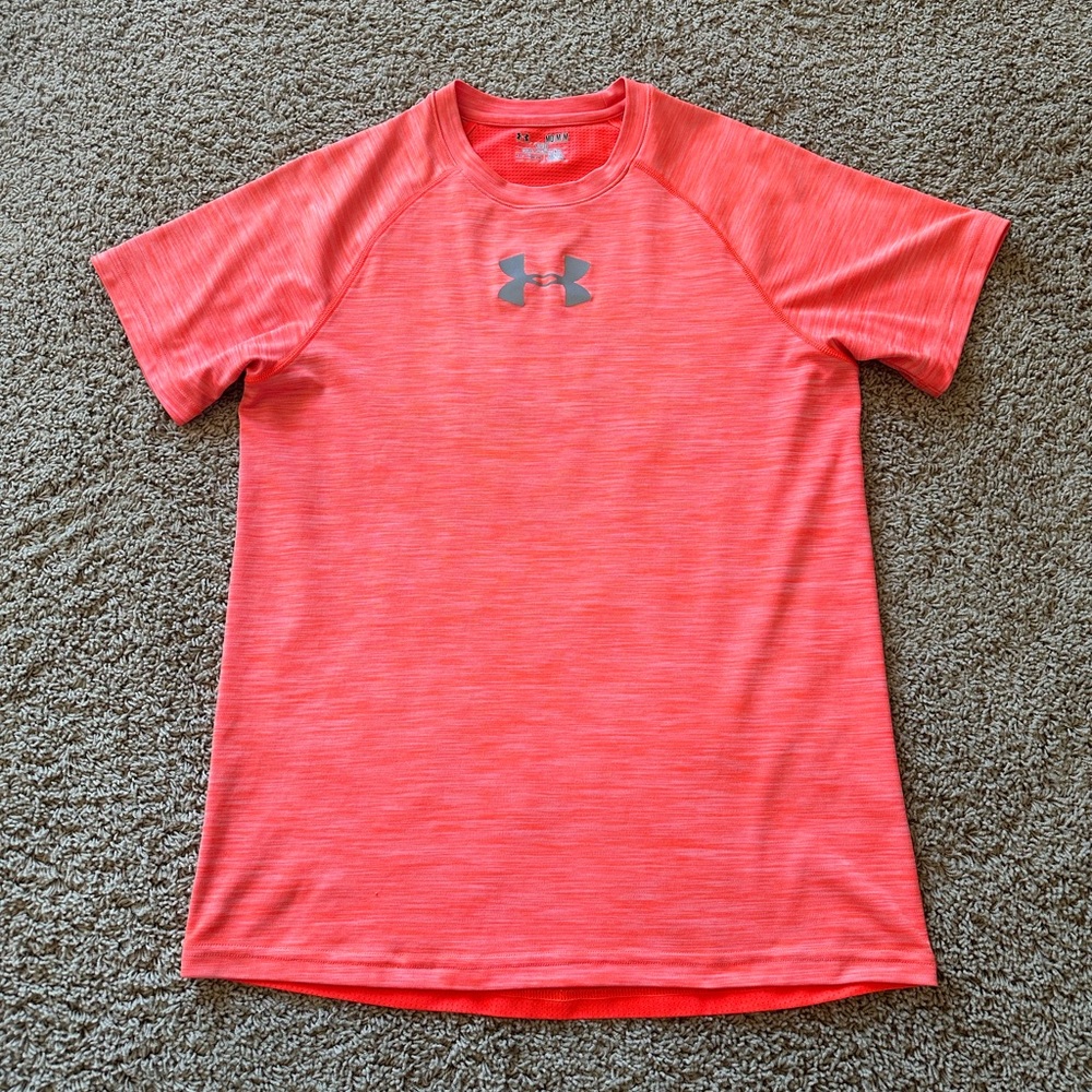 Under Armour Men’s fitted heat gear short sleeve, medium, orange